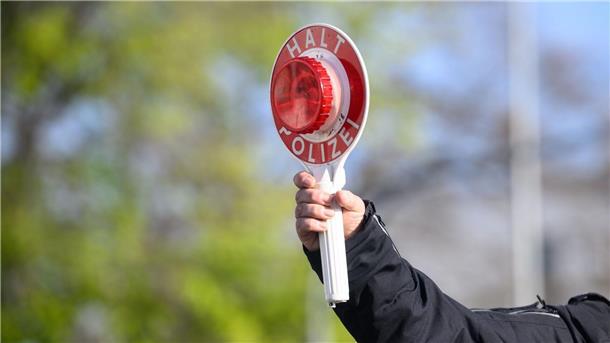 Aktionstag für Sicherheit von Kindern im Straßenverkehr Polizistinnen und Polizisten kontrollieren heute verstärkt den Verkehr, um Kinder besser zu schützen. (Symbolbild)
