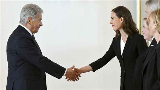 Neue finnische Regierung im Amt - Abschied von Sanna Marin Präsident Sauli Niinistö und die scheidende Ministerpräsidentin Sanna Marin.