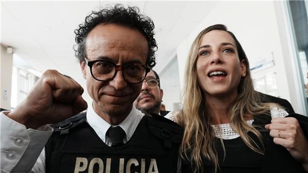 Wahlen in Ecuador: Journalist ersetzt ermordeten Kandidaten Präsidentschaftskandidat Christian Zurita und Vizepräsidentschaftskandidatin Andrea González Náder während einer Pressekonferenz zur Bekanntgabe seiner Nominierung durch die Partei Construye (Baue).