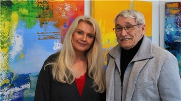 Premiere im Norden: Hermann Eskorbier-Modersitzky freut sich, dass die süddeutsche Künstlerin Eva Lösche zum ersten Mal in seiner Galerie ausstellt.