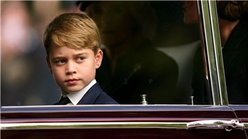 Prinz George feiert heute seinen zehnten Geburtstag. Hier ist er noch jünger.