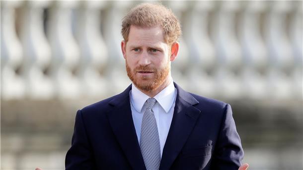 Prinz Harry erhebt Vorwürfe: „Es ist ein schmutziges Spiel“ Prinz Harry verspricht dem Publikum: „Niemand kennt die ganze Wahrheit. Wir kennen die ganze Wahrheit.“
