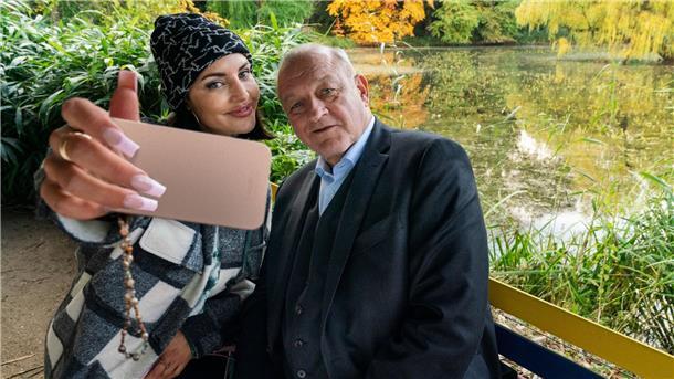 ZDF-Krimi „Wilsberg“ dominiert den Samstagabend Privatdetektiv Georg Wilsberg ermittelt in einem Mordfall um eine junge Frau, die zunächst irrtümlich für eine Influencerin gehalten wird.