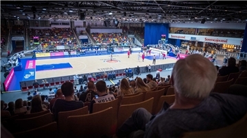 Pro A-Basketball mit den Eisbären Bremerhaven und den Nürnberg Falcons in der Stadthalle. Foto Scheschonka, Geisterspiel