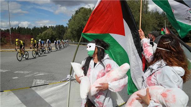 „Nicht zu brechen“: Israels Sportler und der Protest Pro-palästinensischer Protest bei der Vuelta.