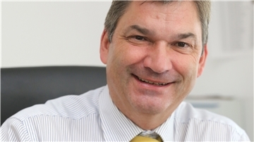 Prof. Bernd Mühlbauer und sein Team vom Pharmakologischen Institut des Klinikums Bremen-Mitte wollen Medikamente an Corona-Patienten testen.