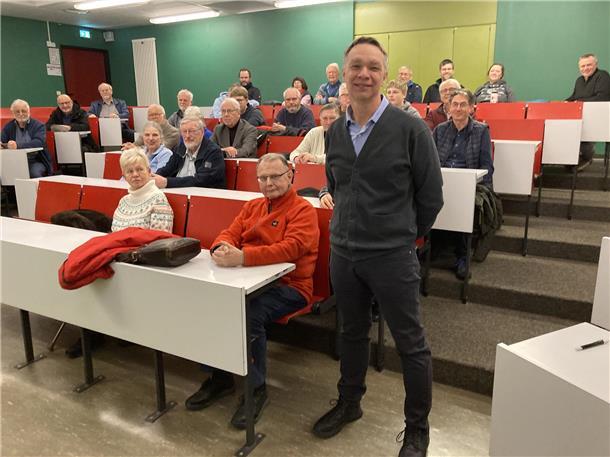 Professor Dr. Michael Kramer vom Max-Planck-Institut für Radioastronomie hielt einen Vortrag bei den Sternfreunden Nordenham.