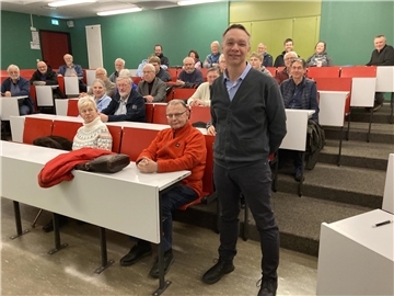 Professor Dr. Michael Kramer vom Max-Planck-Institut für Radioastronomie hielt einen Vortrag bei den Sternfreunden Nordenham.