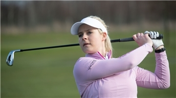 Profi-Golferin Anastasia Mickan musste sich wegen Corona mit dem Training begnügen.