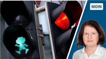 Nach Pumuckl in München: Ina Müller als Ampelheldin im Cuxland? Promis als Ampelmännchen: Was für Pumuckl in München gilt, könnte mit Entertainerin Ina Müller auch im Cuxland funktionieren.