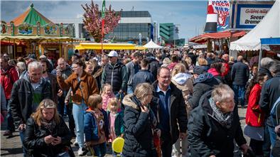Puh, war das voll: Nach Corona kommen so viele Menschen wie auf der Fischparty etlichen Besuchern noch befremdlich vor.