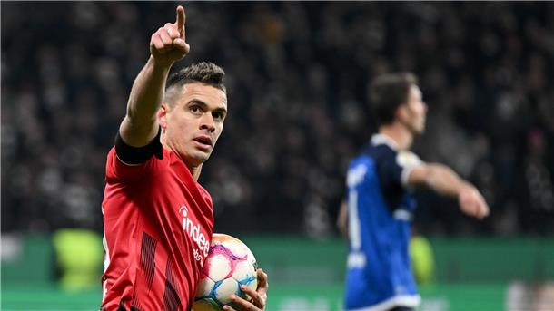 Rafael Borre von Eintracht Frankfurt steht vor einem Wechsel zu Werder Bremen.