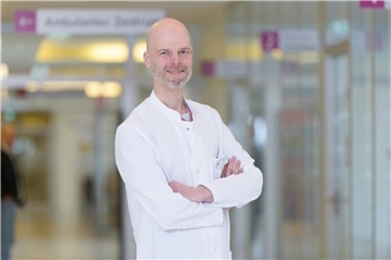 Rainer Abbenseth ist leitender Oberarzt der Hautklinik und Koordinator des Wundzentrums am Klinikum Bremerhaven-Reinkenheide.