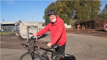 Rainer Brand (Die Linke) wünscht sich eine neue Querung der Eisenbahngleise in den Fischereihafen. Das würde Berufstätigen Zeit sparen und das tägliche Radfahren attraktiver machen. Er schlägt den Standort nahe der Gaststätte „Zur Möwe“ vor.