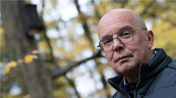 Tierschützer: Stärkerer Fledermausschutz bei Windrädern Rainer Marcek, Fledermaus-Regionalbetreuer des Niedersächsischen Landesbetrieb für Wasserwirtschaft, Küsten- und Naturschutz (NLWKN).