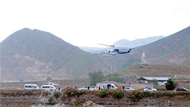 Kein Lebenszeichen von Irans Präsident Raisi war zusammen mit Außenminister Amirabdollahian auf der Rückreise von einem Treffen mit dem Präsidenten des Aserbaidschan als ihre Maschine vom Radar verschwand.