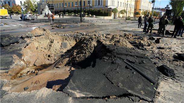 Ukraine: 30 Prozent der Energieinfrastruktur getroffen Raketeneinschlag in Kiew.