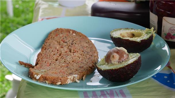 Ravioli? Nö! Bratwurst? Fehlanzeige! Auf diesen Teller kommt Avocado.