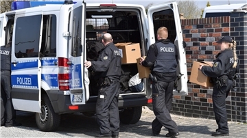 Razzia von Bundespolizei und Zoll im April 2018: Betroffen war auch eine Firma in der Van-Heukelum-Straße in Bremerhaven. 