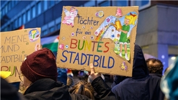 Umfrage: Mehrheit stimmt Merz‘ „Stadtbild“-Äußerungen zu Recht gaben dem Kanzler deutlich mehr Ältere als Jüngere.
