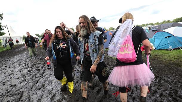 Regen und Schlamm sind die Metalfans im Norden eigentlich gewohnt. „Rain or shine“ (Ob Regen oder Sonnenschein) lautet ein Festivalmotto.