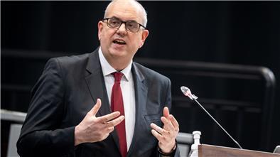 Bovenschulte am Rednerpult