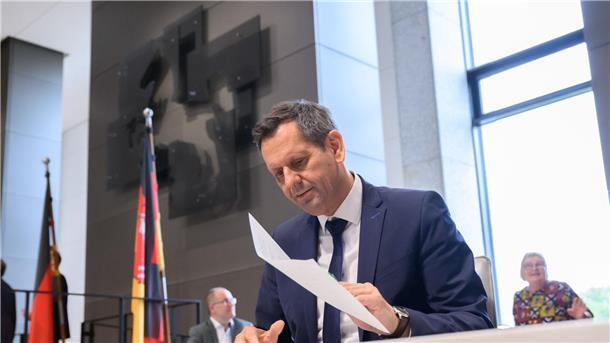 Regierungschef Lies hat die Einigung mit dem Bund für die Länder mit ausgehandelt.