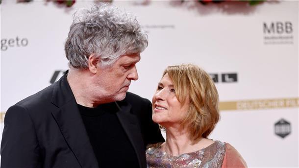Film über das Leben: „Sterben“ gewinnt Deutschen Filmpreis Regisseur Matthias Glasner und Schauspielerin Corinna Harfouch auf dem roten Teppich.