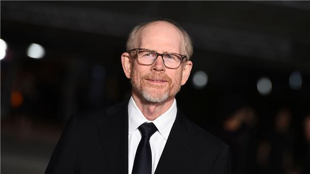 Julia Roberts im Academy Museum als „Ikone“ geehrt Regisseur Ron Howard gab sich bei der Gala die Ehre.