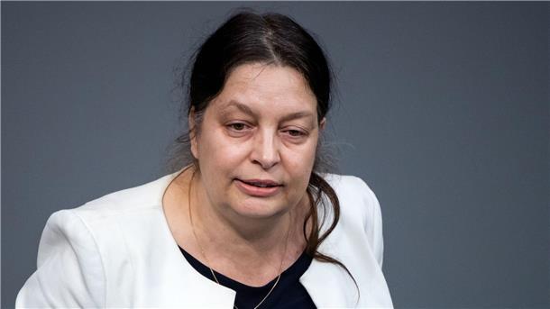 Angeklagter „Reichsbürger“ bestätigt Erkundung im Bundestag „Reichsbürger“ sollen mit der früheren AfD-Abgeordneten Birgit Malsack-Winkemann Gebäude des Bundestags ausgekundschaftet haben.