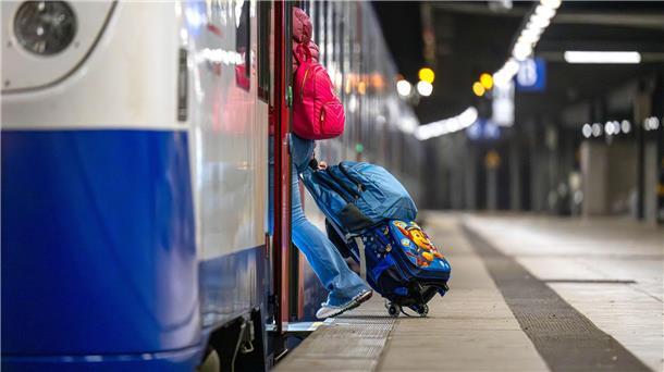 Das sind die unpünktlichsten Bahnen im Regionalverkehr Reisende auf der Bahnstrecke zwischen Bremen, Vechta und Osnabrück mussten oft mit Verspätungen rechnen. (Symbolbild)