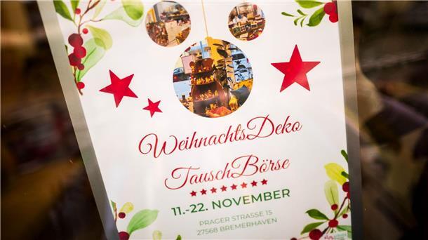 Kerzen und Kugeln - Tauschbörse für Weihnachtsdeko Ressourcen sollen gespart werden, Gebrauchtes soll wieder in den Kreislauf zurückgebracht werden. „Alles, was sich hier befindet, wurde schon mindestens zweimal, wenn nicht dreimal komplett durchgetauscht“, sagt Rubin.Tauschbörse etabliert sichDie Klimaschutz-Werkstatt organisiert die Tauschbörse dieses Jahr zum zweiten Mal, das Format soll sich etablieren. „Das ist ein total schöner Raum. Hier ist es ruhig und man kann ein bisschen abschalten von der Welt da draußen“, hofft die Veranstalterin. Manche Besucherinnen und Besucher kündigten schon an, im nächsten Jahr ihre Weihnachtsdekoration aussortieren und vorbeibringen zu wollen. „Es ist wirklich absolut der Wahnsinn, in welchen Mengen die Menschen Weihnachtsschmuck zu Hause in ihrem Keller oder auf dem Dachboden verwahren.“