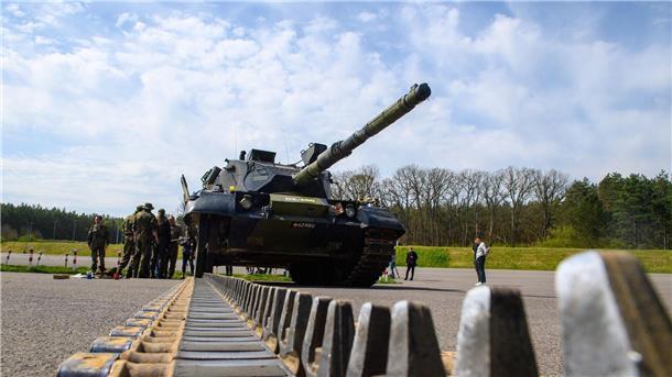 Krieg gegen die Ukraine: So ist die Lage Rheinmetall will alte Kampfpanzer vom Typ Leopard 1 fronttauglich machen und an die Ukraine übergeben.