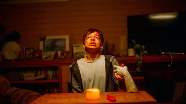 Die Filmstarts der Woche Riley (Joe Bird) nimmt in „Talk To Me“ Kontakt auf.