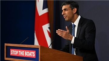 Rishi Sunak ist Premierminister von Großbritannien. Seine Regierung hatte im März Pläne für neue Gesetze zur Eindämmung der Überquerung des Ärmelkanals als Teil des Gesetzes über illegale Migration vorgestellt.