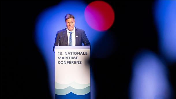 Habeck: Keine Sicherheitsbedenken: MSC-Einstieg bei HHLA Robert Habeck (Bündnis 90/Die Grünen), Bundesminister für Wirtschaft und Klimaschutz.