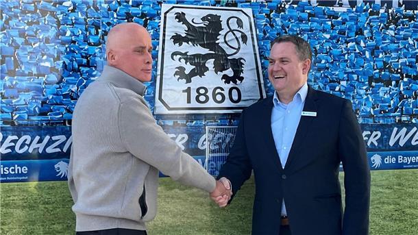 Robert Reisinger (l) spricht über die Notwendigkeit von Investoren im Profi-Fußball.