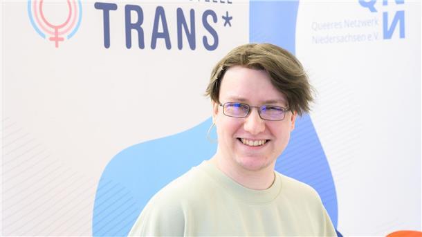 Hunderte Personen ändern Geschlechtseintrag und Vornamen Robin Ivy Osterkamp von der Landesstelle Trans* bezeichnet das neue Selbstbestimmungsgesetz als „Meilenstein“.