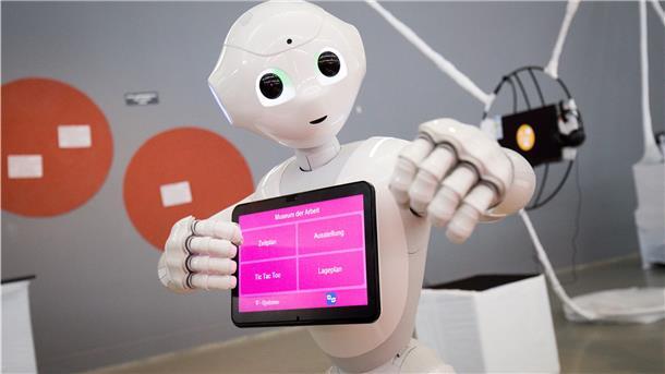 Robotik, autonome Steuerung, Produktentwicklung – eine Lawine von neuen Anwendungen mit künstlicher Intelligenz (KI) wird in den kommenden Jahren auf die Wirtschaft zukommen. In Bremerhaven finanziert das Land Bremen ein KI-Transfer-Zentrum, das die Wirtschaft unterstützen soll.