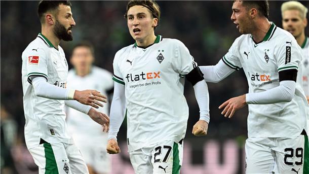 Gladbach-Duo vor der Rückkehr bei Werder Bremen Rocco Reitz (M) und Franck Honorat (L) stehen vor der Rückkehr bei Borussia Mönchengladbach