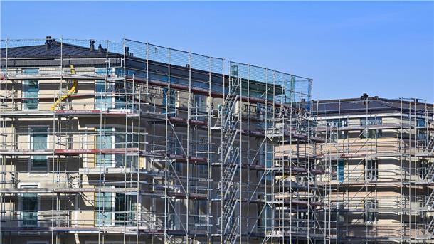 Fortgesetzte Auftragsflaute am Bau Rohbau von Wohnhäusern im Zentrum von Potsdam.