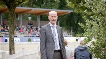 Rolf Sünderbruch, Vorsitzender des Kuratoriums für Pferdesport, muss nach den Reitertagen eine negative Bilanz ziehen - aber nur für den wirtschaftlichen Bereich.