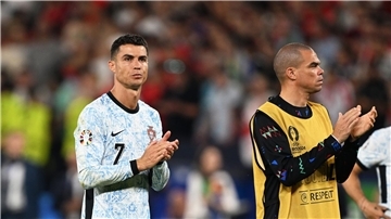Ronaldo ist in Portugal nicht mehr der unstreitbare Supterstar, de er einmal war.