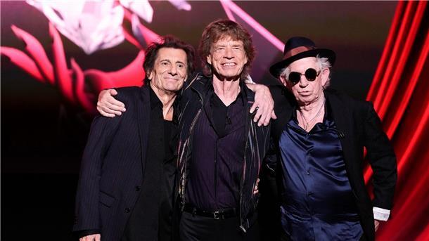 Ronnie Wood (l-r), Mick Jagger und Keith Richards von den Rolling Stones während einer Pressekonferenz zur Veröffentlichung des neuen Albums „Hackney Diamonds“.