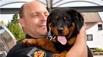 Rottweiler Balu und sein Herrchen André Morgner. 