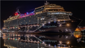 Rückkehr nach Bremerhaven: die „Mein Schiff 1“.