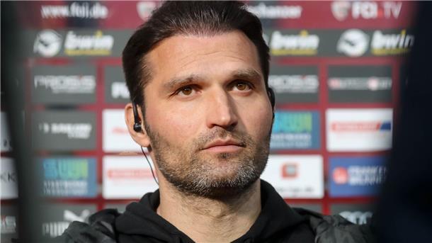 „Positive Nachrichten“: VfB Lübeck hofft auf Rettung Ruft Sponsoren zur Unterstützung auf: Lübecks Trainer Guerino Capretti.