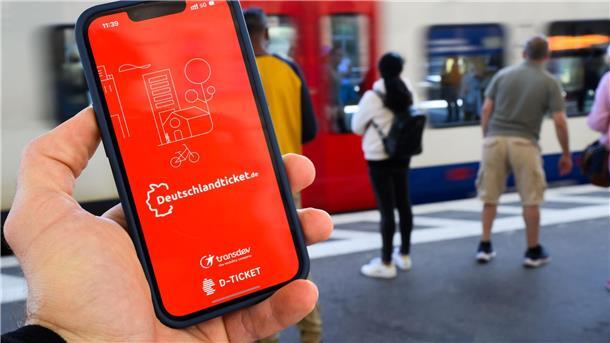Rund 14 Millionen Menschen haben das Deutschlandticket abonniert.