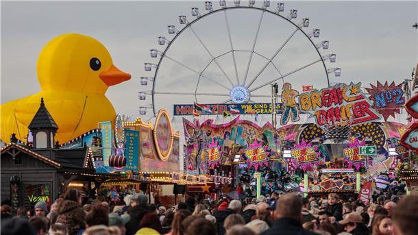 Rund 1,5 Millionen Menschen haben den 990. Bremer Freimarkt besucht.