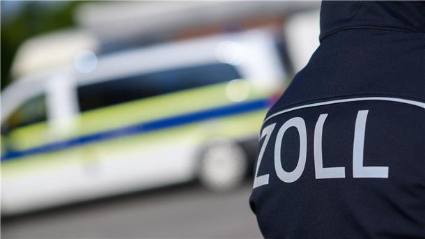 Rund 200 Zöllnerinnen und Zöllner rückten in vier Bundesländern zu Kontrollen gegen Schwarzarbeit aus. (Symbolbild)